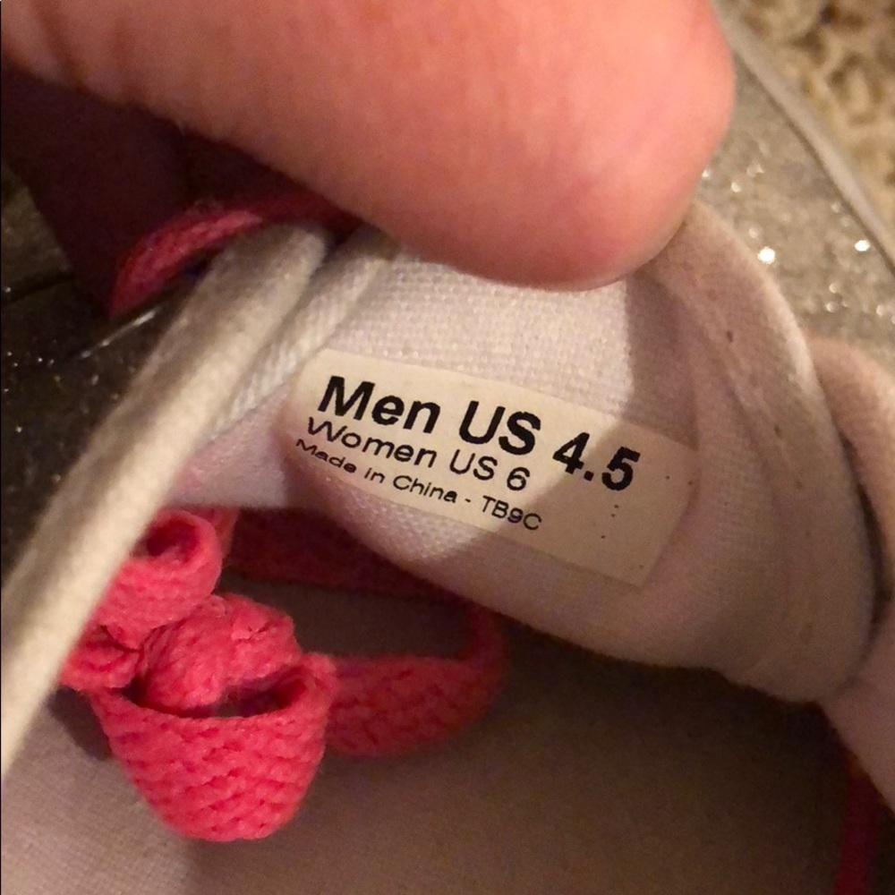 Vans - Picture 3 of 3